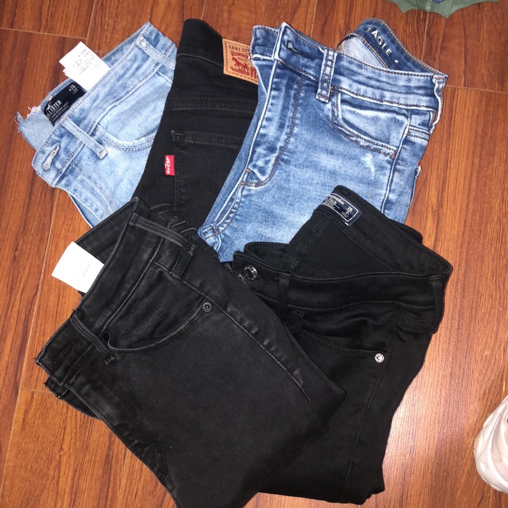 5 JEANS. HOLLISTER, 2 Abercrombie America Eagle AND LEVI JEANS NWT !!!